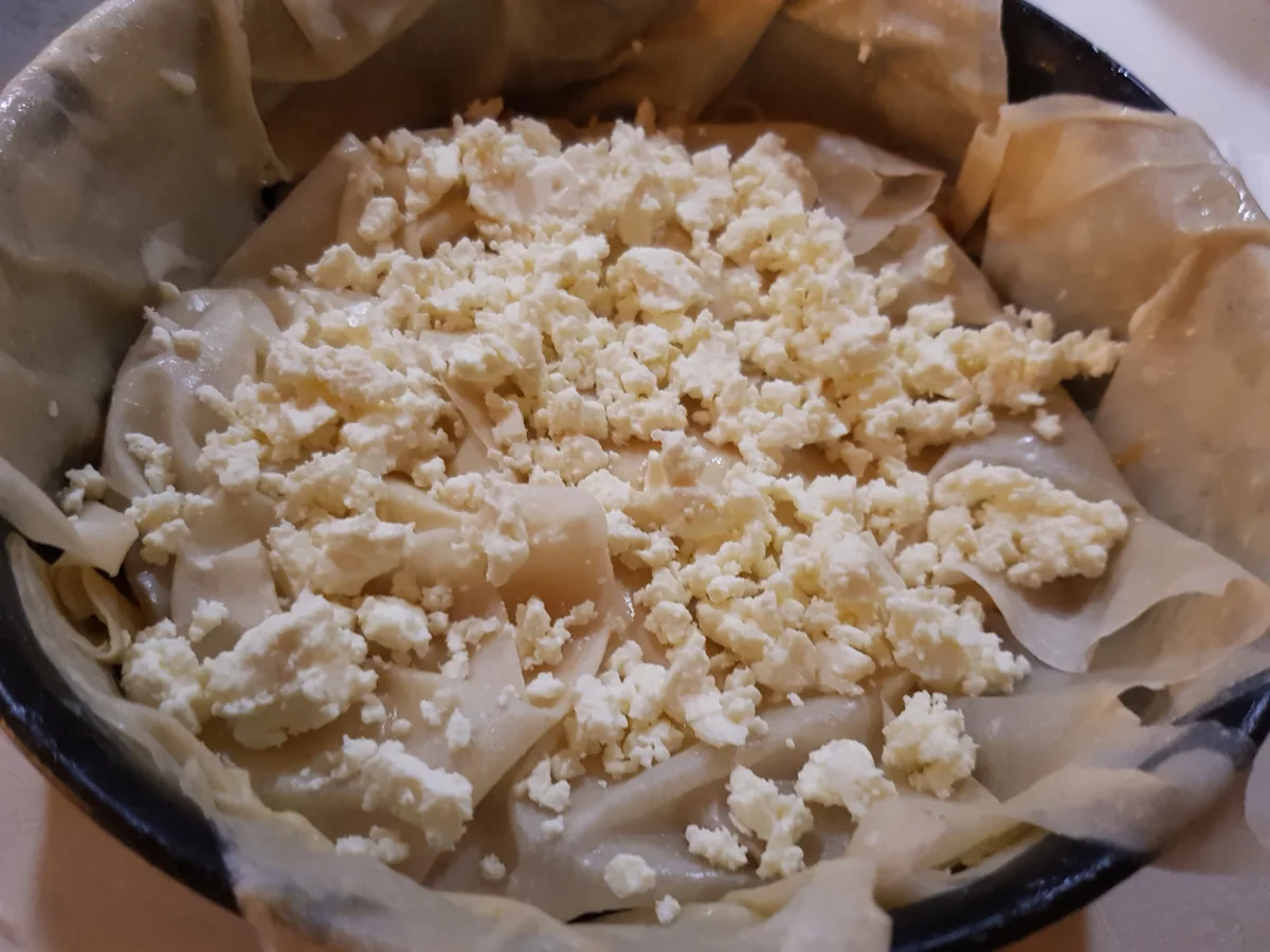 Filo-Tarte mit Hack, Feta und buntem Salat - Rezept - Bild Nr. 12228