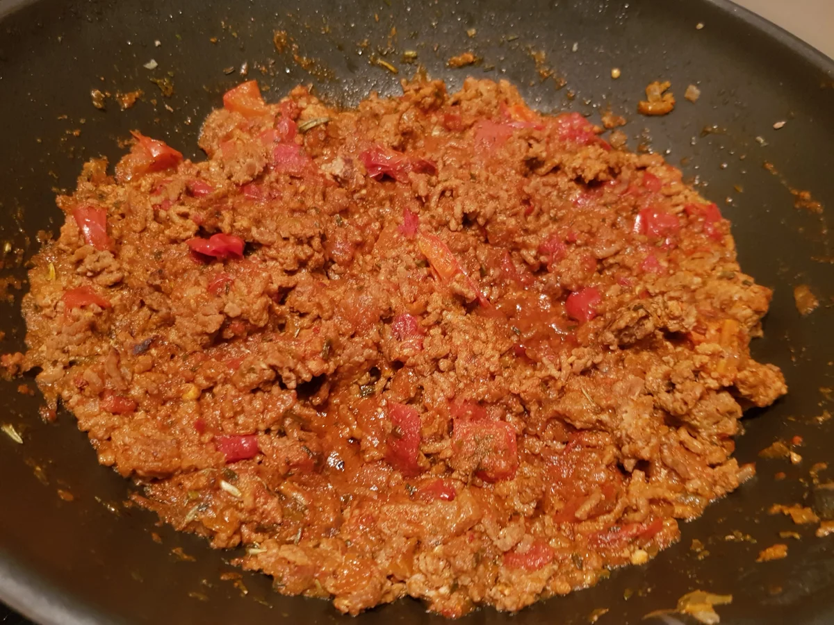 Filo-Tarte mit Hack, Feta und buntem Salat - Rezept - Bild Nr. 12236