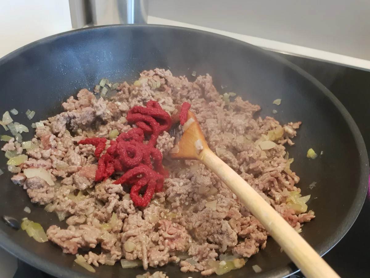 Filo-Tarte mit Hack, Feta und buntem Salat - Rezept - Bild Nr. 12238