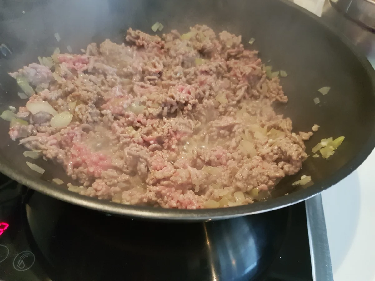 Filo-Tarte mit Hack, Feta und buntem Salat - Rezept - Bild Nr. 12239