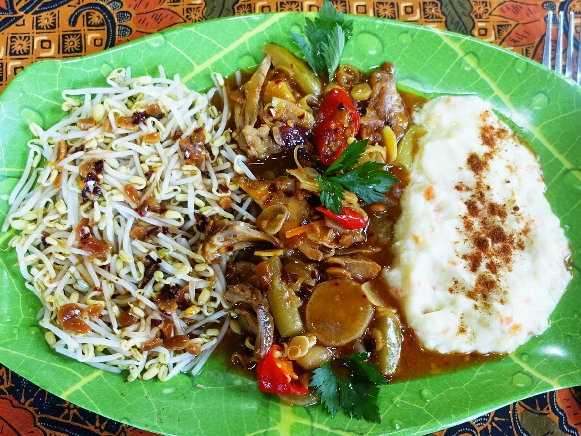 Buntes Hühnerfleisch à la Dewi Desi - Rezept - Bild Nr. 2