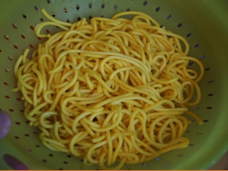 Doppelt gebackene Hähnchennuggets mit Bratnudeln süß-sauer - Rezept - Bild Nr. 18