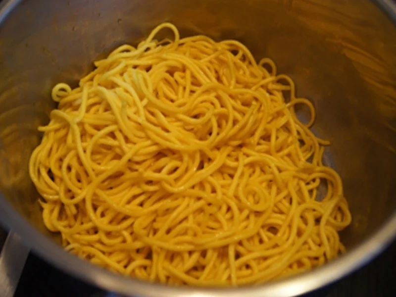 Doppelt gebackene Hähnchennuggets mit Bratnudeln süß-sauer - Rezept - Bild Nr. 20