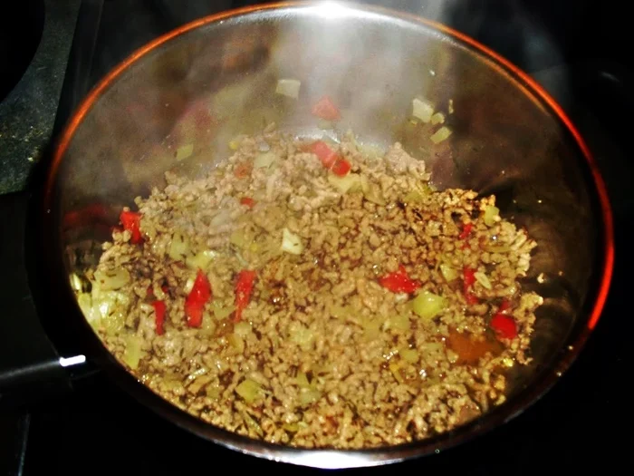 Rezept: Scharfe Hackfleischsuppe mit Nudeln Bild Nr. 4 Scharfe Hackfleischsuppe mit Nudeln - Rezept - Bild Nr. 4