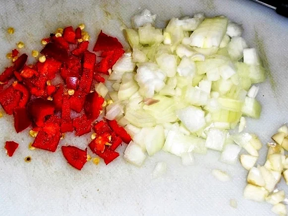 Rezept: Scharfe Hackfleischsuppe mit Nudeln Bild Nr. 6 Scharfe Hackfleischsuppe mit Nudeln - Rezept - Bild Nr. 6