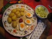 Eier in Senfsauce mit Chinesischen-Gurkensalat und Pellkartoffel-Drillingen - Rezept - Bild Nr. 2