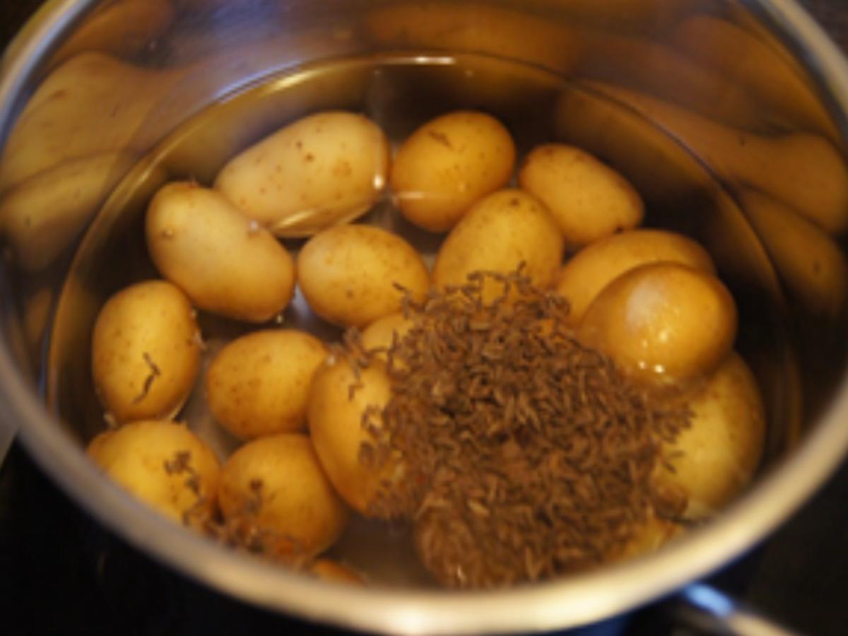 Eier in Senfsauce mit Chinesischen-Gurkensalat und Pellkartoffel-Drillingen - Rezept - Bild Nr. 4