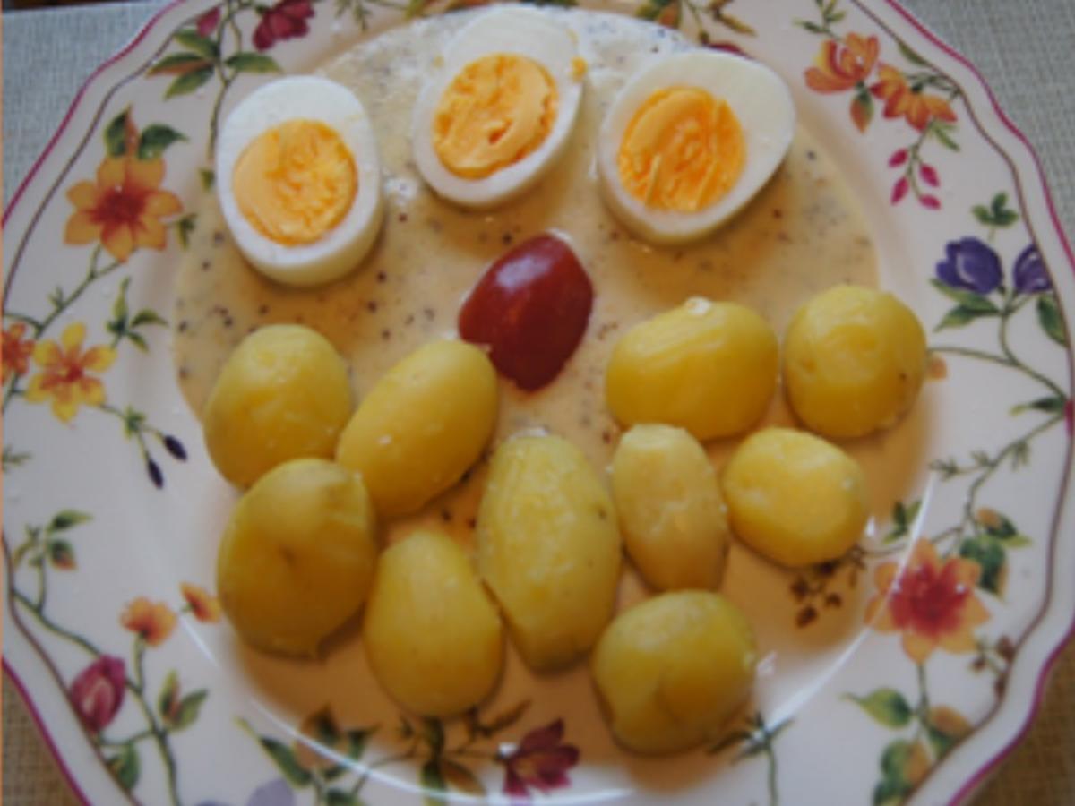 Eier in Senfsauce mit Chinesischen-Gurkensalat und Pellkartoffel-Drillingen - Rezept - Bild Nr. 10