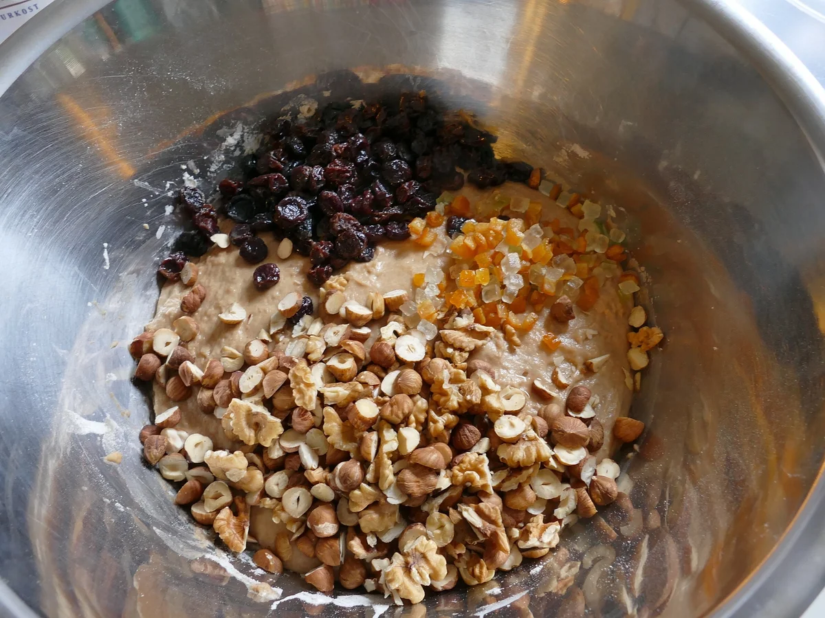 Rezept: Schwäbisches Hutzelbrot Bild Nr. 5 Schwäbisches Hutzelbrot - Rezept - Bild Nr. 5