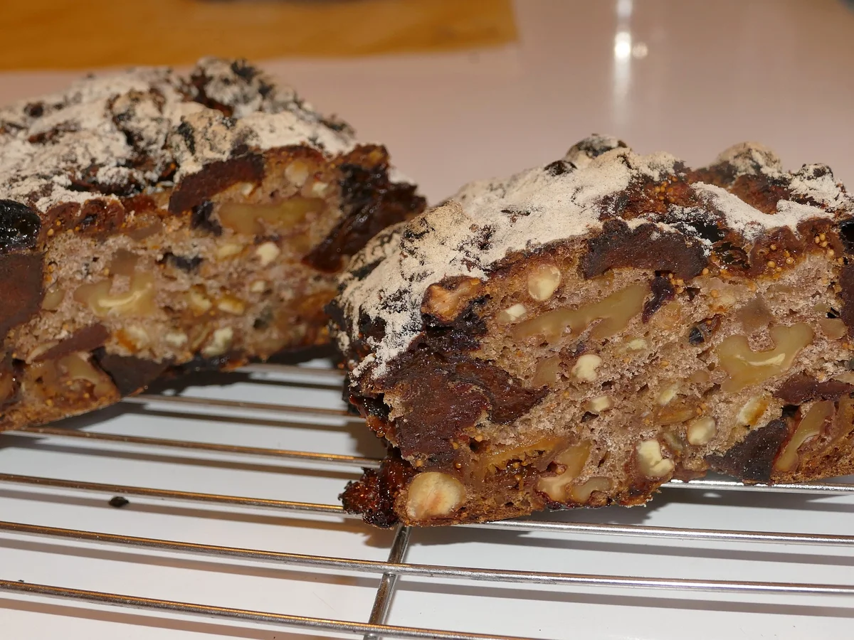 Rezept: Schwäbisches Hutzelbrot Bild Nr. 12 Schwäbisches Hutzelbrot - Rezept - Bild Nr. 12