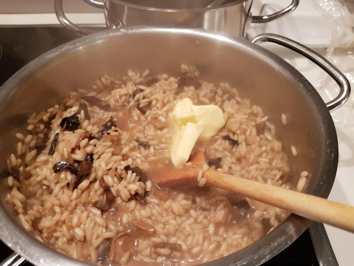 Kaninchenrückenfilets im Schinkenmantel auf Pilz-Risotto - Rezept - Bild Nr. 12288