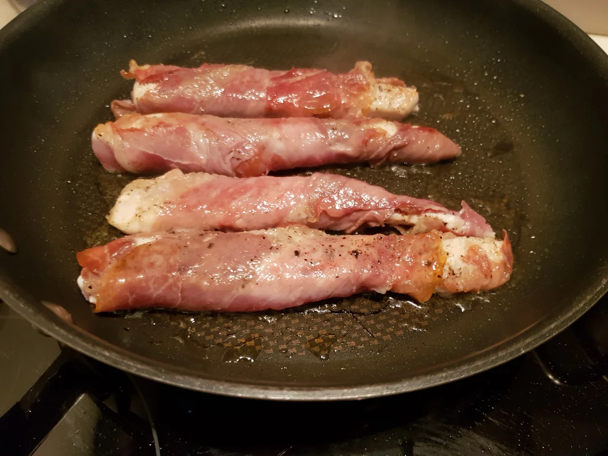 Rezept: Kaninchenrückenfilets im Schinkenmantel auf Pilz-Risotto Bild Nr. 12290 Kaninchenrückenfilets im Schinkenmantel auf Pilz-Risotto - Rezept - Bild Nr. 12290