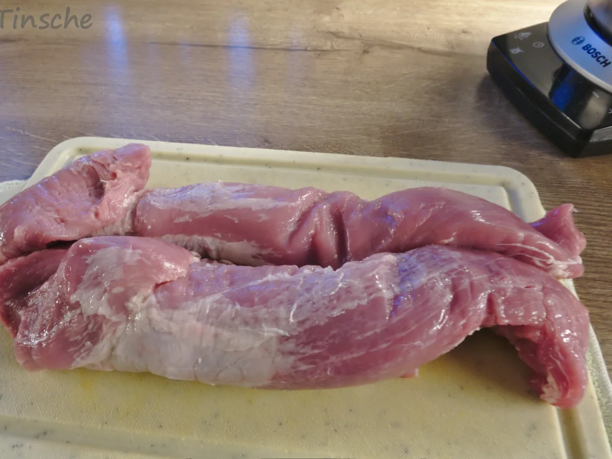 Schweinefilet gefüllt mit Pfifferlingsbrät im Schinkenspeckmantel - Rezept - Bild Nr. 2