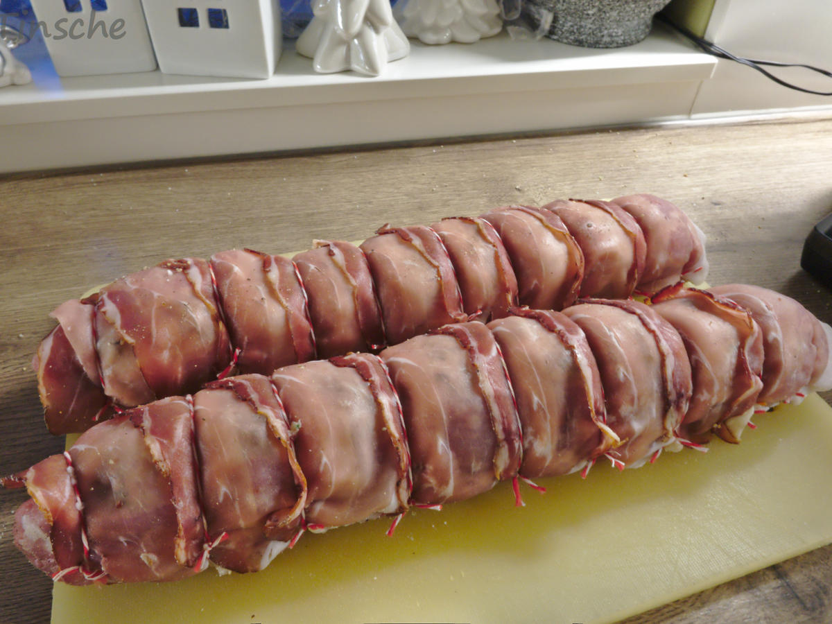 Schweinefilet gefüllt mit Pfifferlingsbrät im Schinkenspeckmantel - von ...