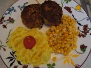 Gemüse-Hack-Buletten mit Zuckermais und Kartoffelstampf - Rezept - Bild Nr. 2