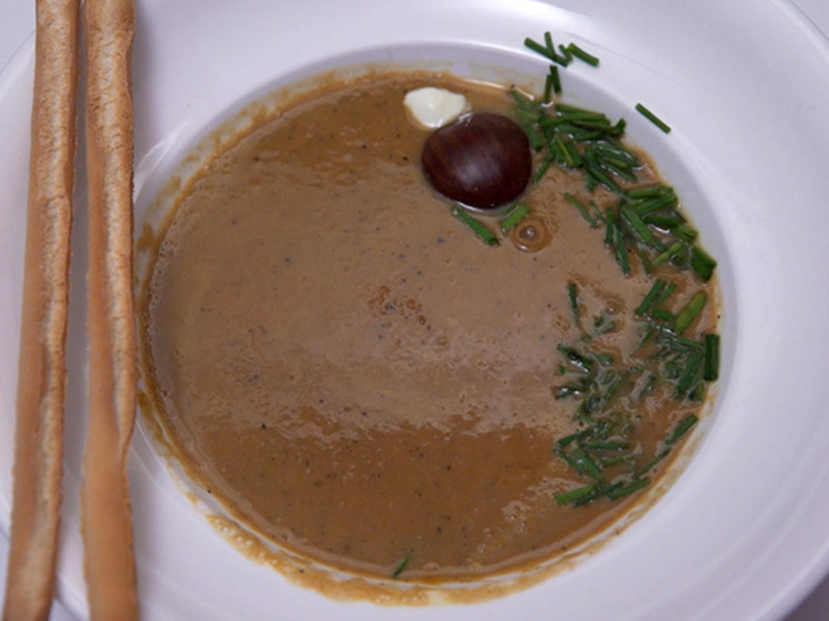 Cremige Maronensuppe mit einem Schuss Weißwein - Rezept - Bild Nr. 3