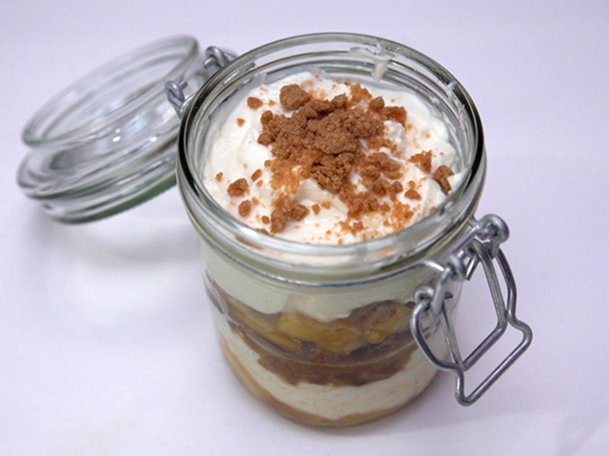 Bratapfel-Creme-Dessert mit Spekulatius-Crunch - Rezept - kochbar.de