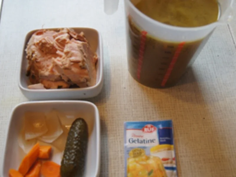 Rezept: Würzige Kassler Tellersülze Bild Nr. 3 Würzige Kassler Tellersülze - Rezept - Bild Nr. 3