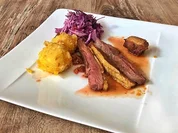Ente mit Rotkohl und Klößen (Laura Karasek) - Rezept - Bild Nr. 2