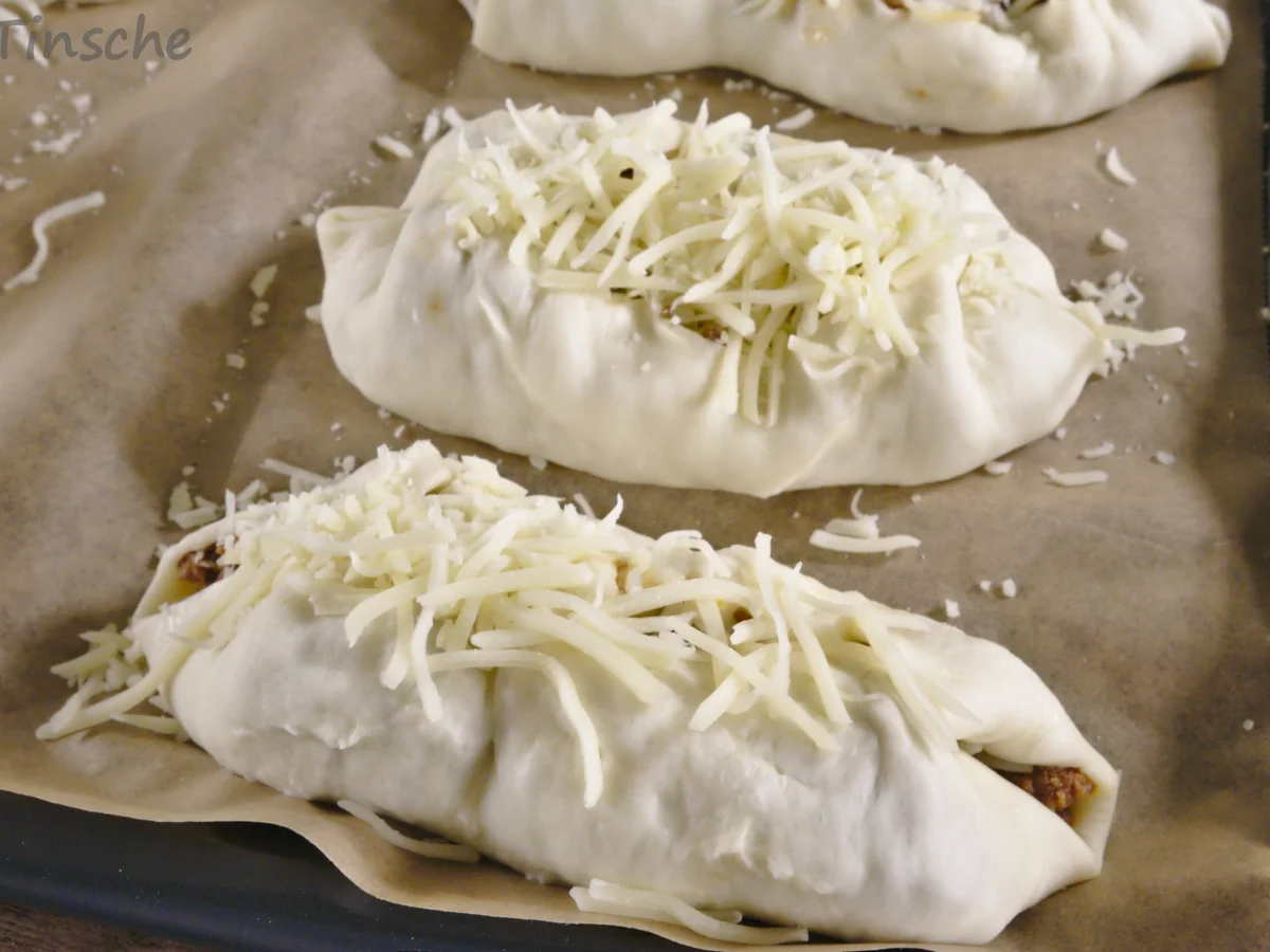 Rezept: Hackfleisch-Schiffchen Bild Nr. 4 Hackfleisch-Schiffchen - Rezept - Bild Nr. 4