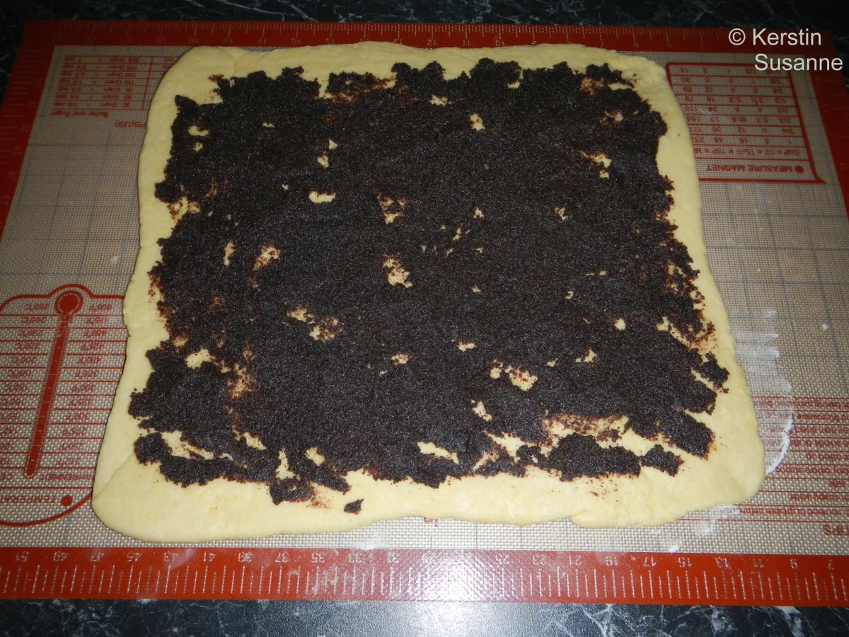 Rezept: Mohn-Stollen Bild Nr. 7 Mohn-Stollen - Rezept - Bild Nr. 7