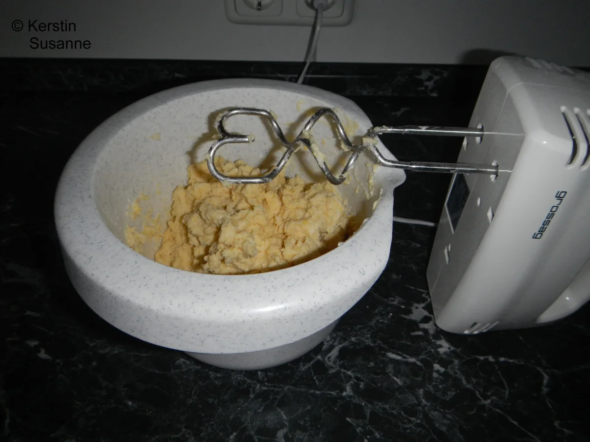 Rezept: Mohn-Stollen Bild Nr. 12 Mohn-Stollen - Rezept - Bild Nr. 12