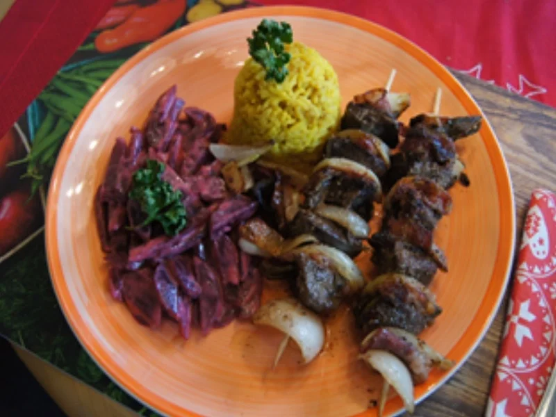 Rezept: Leberspieße mit Speck, Rote Bete Salat und Curryreis Bild Nr. 2 Leberspieße mit Speck, Rote Bete Salat und Curryreis - Rezept - Bild Nr. 2