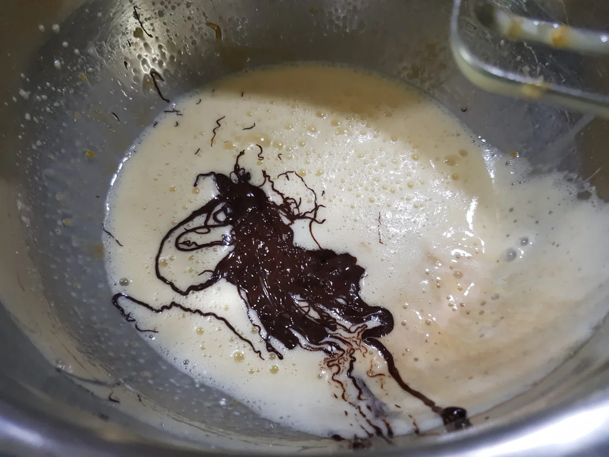 Rezept: Schoko-Marzipan-Kuppel mit Macadamia-Nüssen Bild Nr. 8 Schoko-Marzipan-Kuppel mit Macadamia-Nüssen - Rezept - Bild Nr. 8