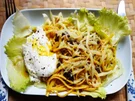 Safran Linguine mit poschiertem Ei und Walnusskernen - Rezept - Bild Nr. 2