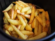 Selbstgemachte Pommes frites in der Heißluftfritteuse - Rezept - Bild Nr. 2