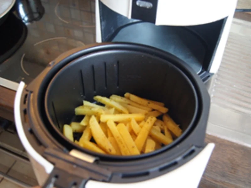 Rezept: Selbstgemachte Pommes frites in der Heißluftfritteuse Bild Nr. 8 Selbstgemachte Pommes frites in der Heißluftfritteuse - Rezept - Bild Nr. 8