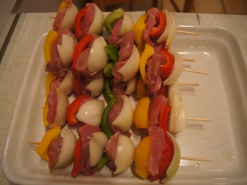 Schweinefilet-Schaschlik mit Paprika-Zwiebel-Mix und selbstgemachter Schaschlik-Sauce - Rezept - Bild Nr. 5