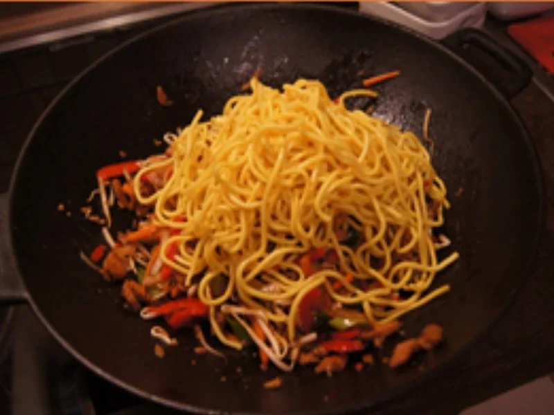 Asia-Bratnudeln - Rezept - Bild Nr. 16