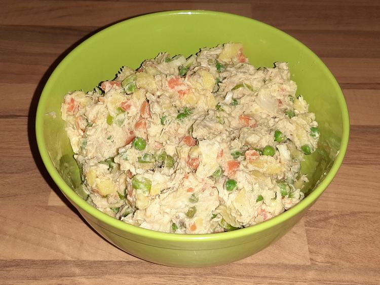 Ensalada rusa con pollo - spanischer Kartoffelsalat - Rezept - kochbar.de