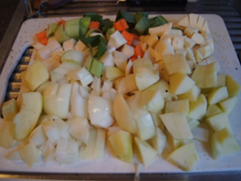 Rezept: Gänsekeulen und Gänsebrust mit Sauce, Rot-kohl süß-sauer und Fränkischen Klößen Bild Nr. 8 Gänsekeulen und Gänsebrust mit Sauce, Rot-kohl süß-sauer und Fränkischen Klößen - Rezept - Bild Nr. 8