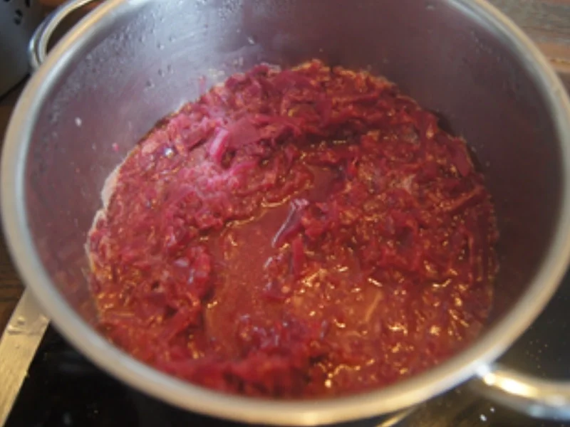 Rezept: Gänsekeulen und Gänsebrust mit Sauce, Rot-kohl süß-sauer und Fränkischen Klößen Bild Nr. 21 Gänsekeulen und Gänsebrust mit Sauce, Rot-kohl süß-sauer und Fränkischen Klößen - Rezept - Bild Nr. 21