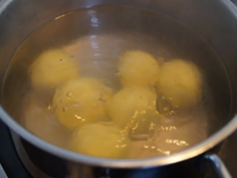 Rezept: Gänsekeulen und Gänsebrust mit Sauce, Rot-kohl süß-sauer und Fränkischen Klößen Bild Nr. 24 Gänsekeulen und Gänsebrust mit Sauce, Rot-kohl süß-sauer und Fränkischen Klößen - Rezept - Bild Nr. 24