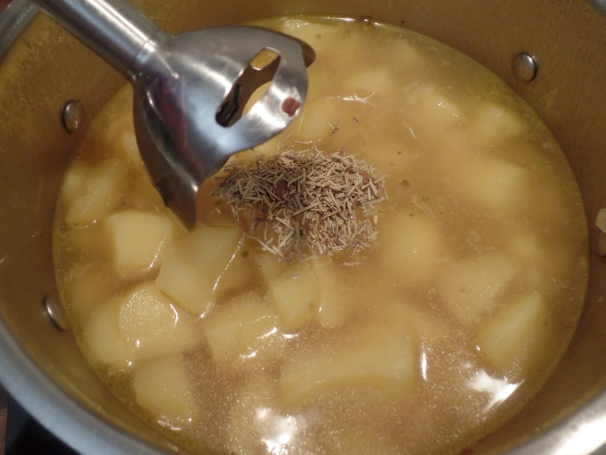 Rezept: Kartoffelsuppe mit Parmesan Bild Nr. 12349 Kartoffelsuppe mit Parmesan - Rezept - Bild Nr. 12349