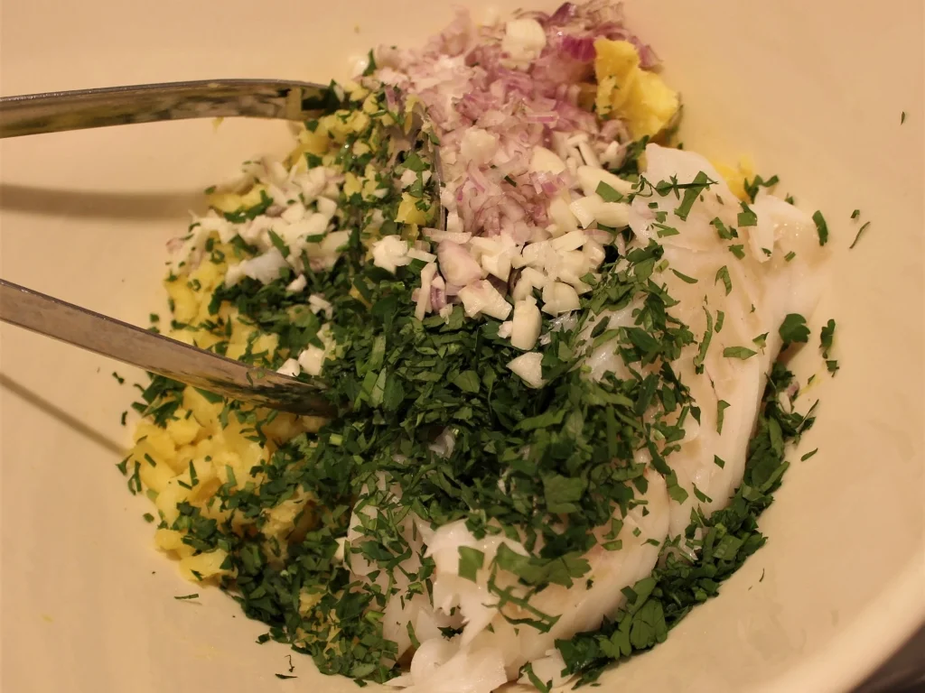 Fiskefrikadeller   grüner Salat   rote Bete - Rezept - Bild Nr. 5