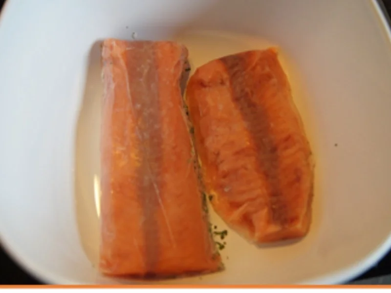 Lachsfilet aus dem Backofen mit Zuckerschoten und Basmatireis - Rezept - Bild Nr. 3