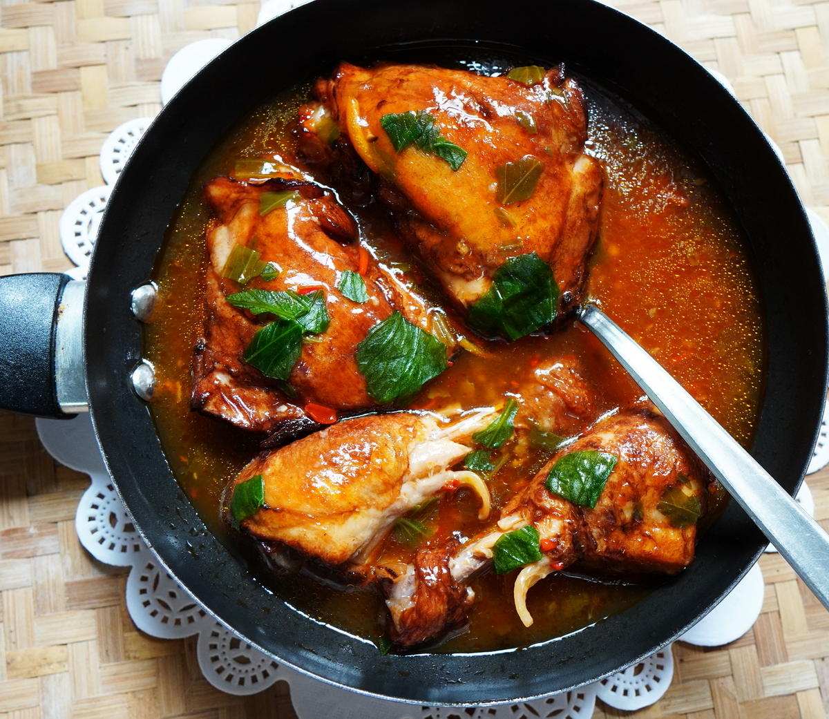 Hühnerschenkel in roter Currysauce - Rezept - Bild Nr. 2