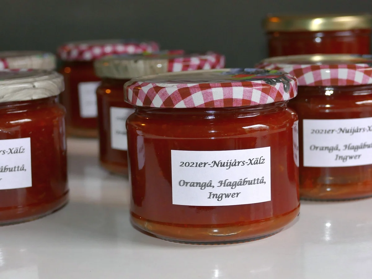 Rezept: Orangen-Hagebutten-Konfitüre mit Ingwer Bild Nr. 10 Orangen-Hagebutten-Konfitüre mit Ingwer - Rezept - Bild Nr. 10