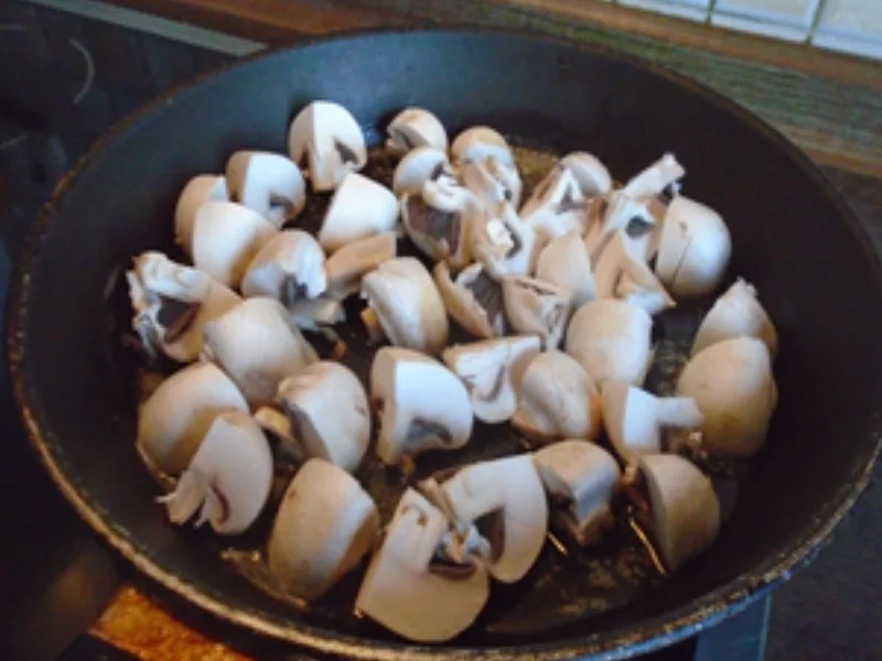 Schnitzelchen mit Champignons in Currysauce und Möhren-Sellerie-Kartoffel-Stampf - Rezept - Bild Nr. 9