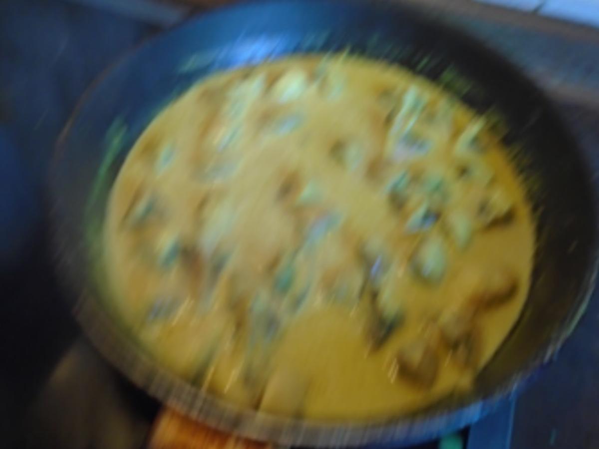 Schnitzelchen mit Champignons in Currysauce und Möhren-Sellerie-Kartoffel-Stampf - Rezept - Bild Nr. 10