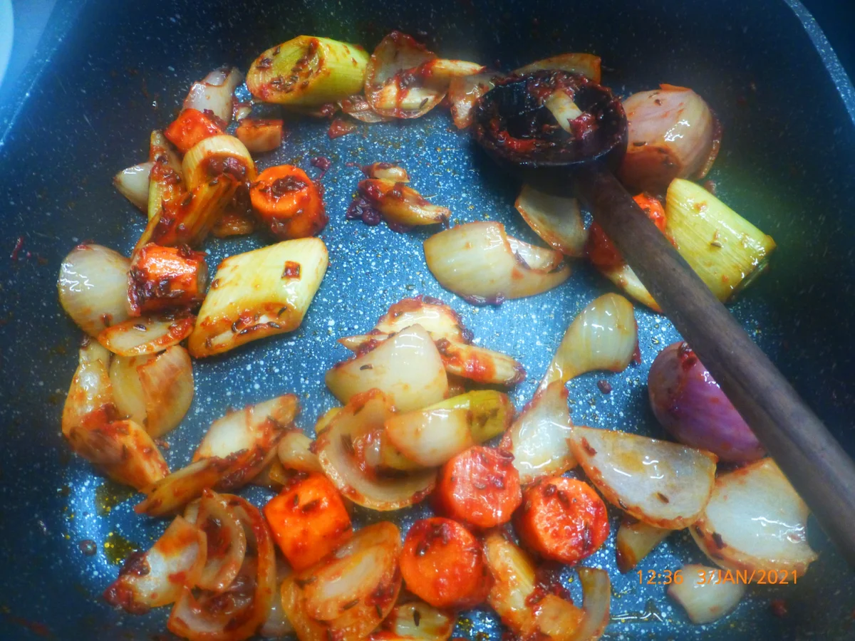 Rezept: Knuspriger Schweinebauch aus dem Ofen Bild Nr. 3 Knuspriger Schweinebauch aus dem Ofen - Rezept - Bild Nr. 3