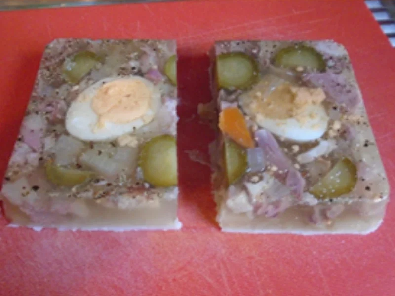 Rezept: Schweinshaxen-Sülze mit herzhaften Bratkartoffeln Bild Nr. 5 Schweinshaxen-Sülze mit herzhaften Bratkartoffeln - Rezept - Bild Nr. 5
