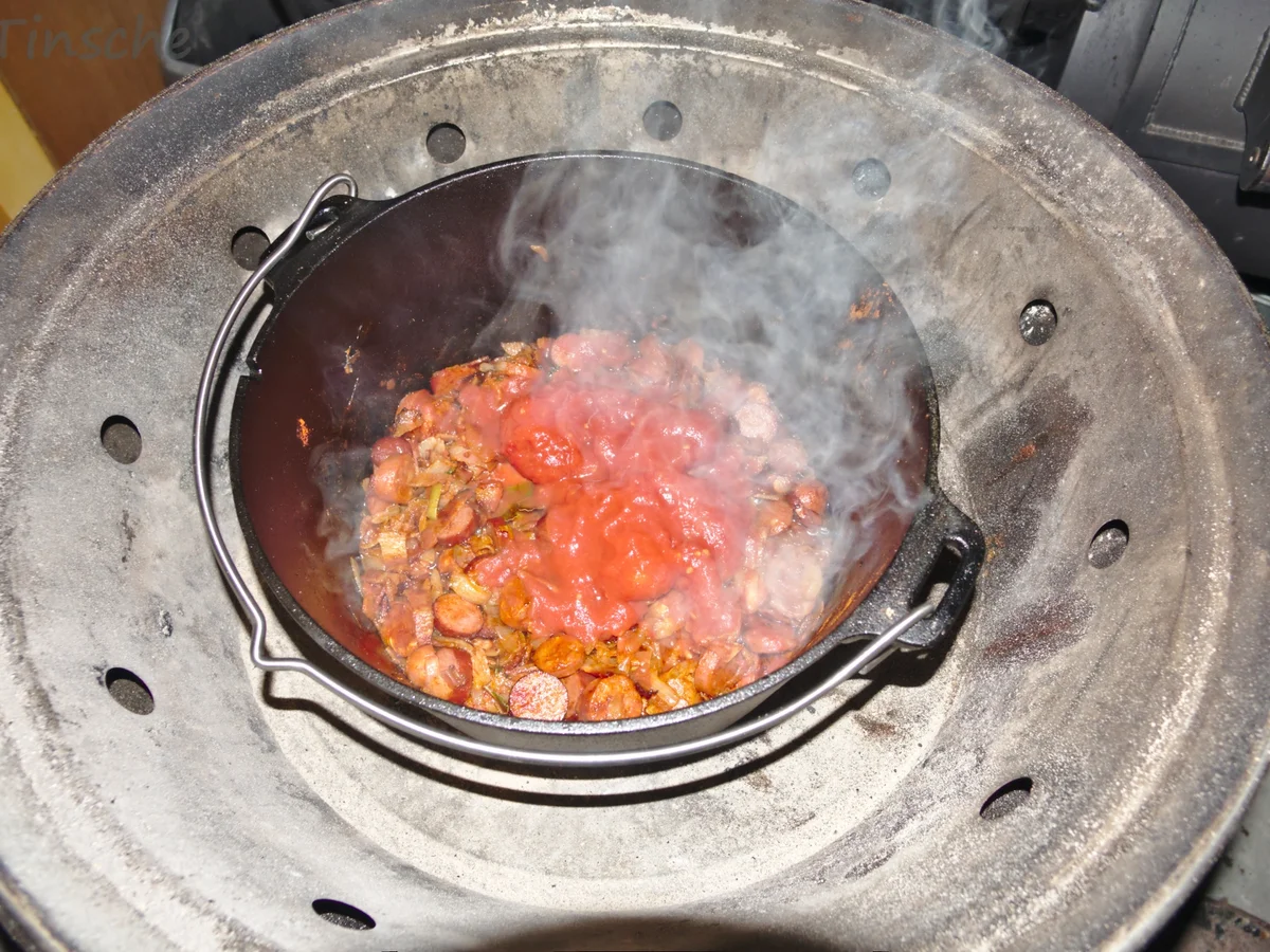 Rezept: Bohneneintopf aus dem Dutch Ofen "alla Bud Spencer" Bild Nr. 4 Bohneneintopf aus dem Dutch Ofen "alla Bud Spencer" - Rezept - Bild Nr. 4