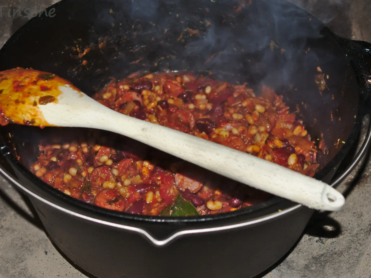 Rezept: Bohneneintopf aus dem Dutch Ofen "alla Bud Spencer" Bild Nr. 6 Bohneneintopf aus dem Dutch Ofen "alla Bud Spencer" - Rezept - Bild Nr. 6