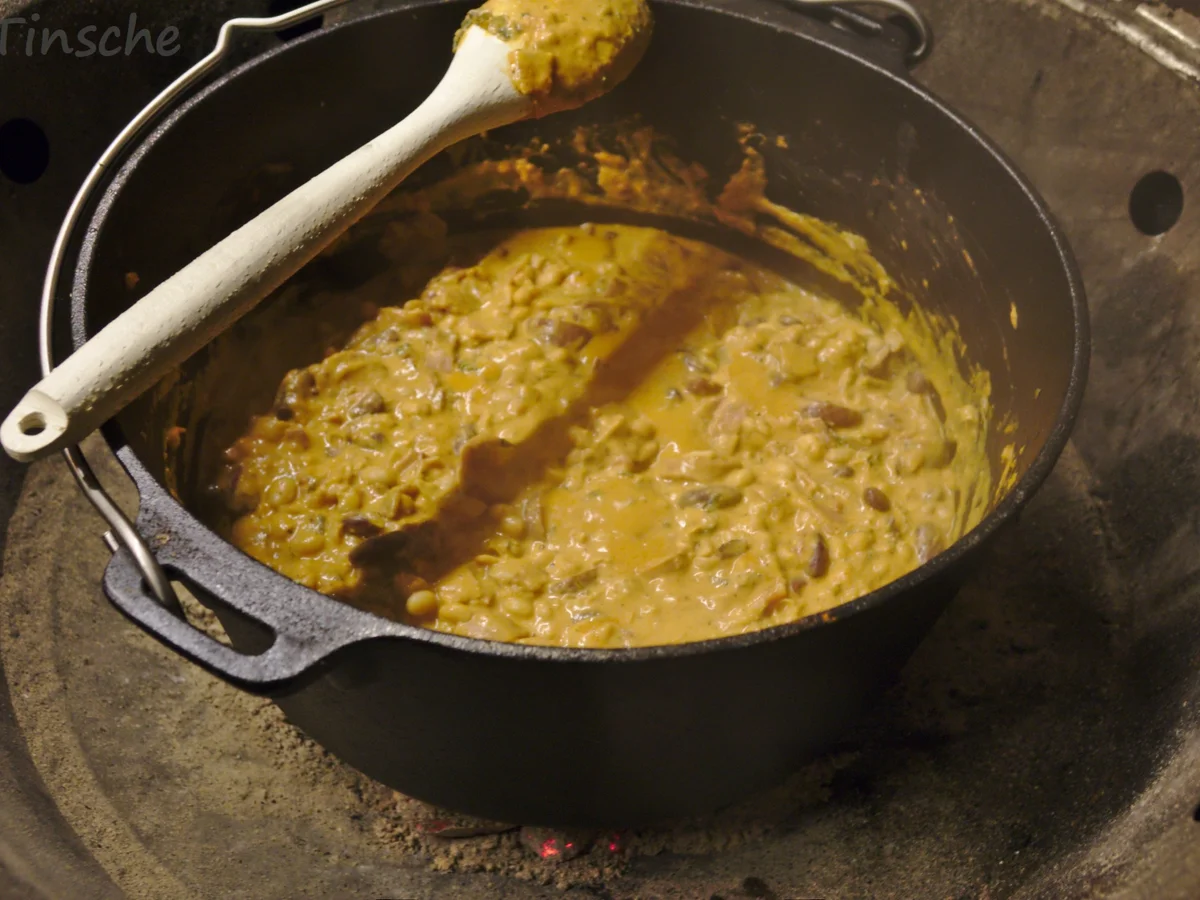 Rezept: Bohneneintopf aus dem Dutch Ofen "alla Bud Spencer" Bild Nr. 10 Bohneneintopf aus dem Dutch Ofen "alla Bud Spencer" - Rezept - Bild Nr. 10