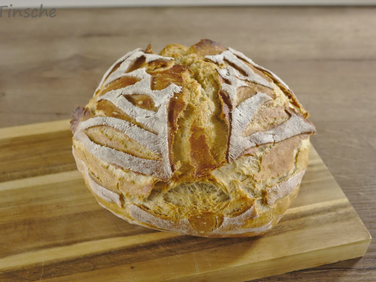 Rezept: Dinkel-Weizen-Roggenbrot aus dem Bräter Bild Nr. 2 Dinkel-Weizen-Roggenbrot aus dem Bräter - Rezept - Bild Nr. 2